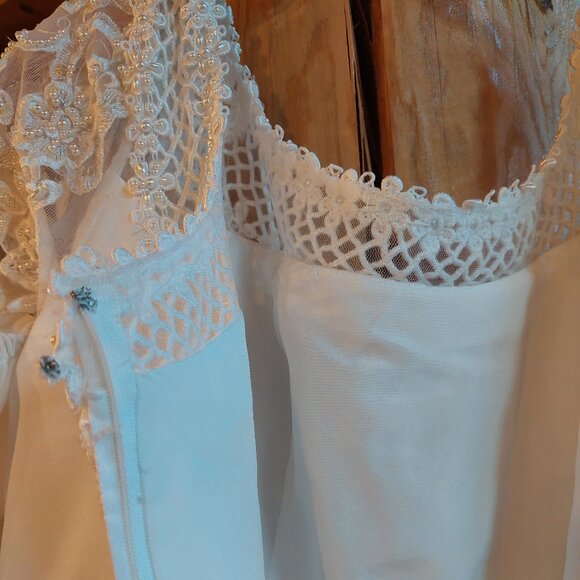 Marys basque waist white  wedding dress gown beaded detachable sleeves size 18 - Picture 13 of 13
